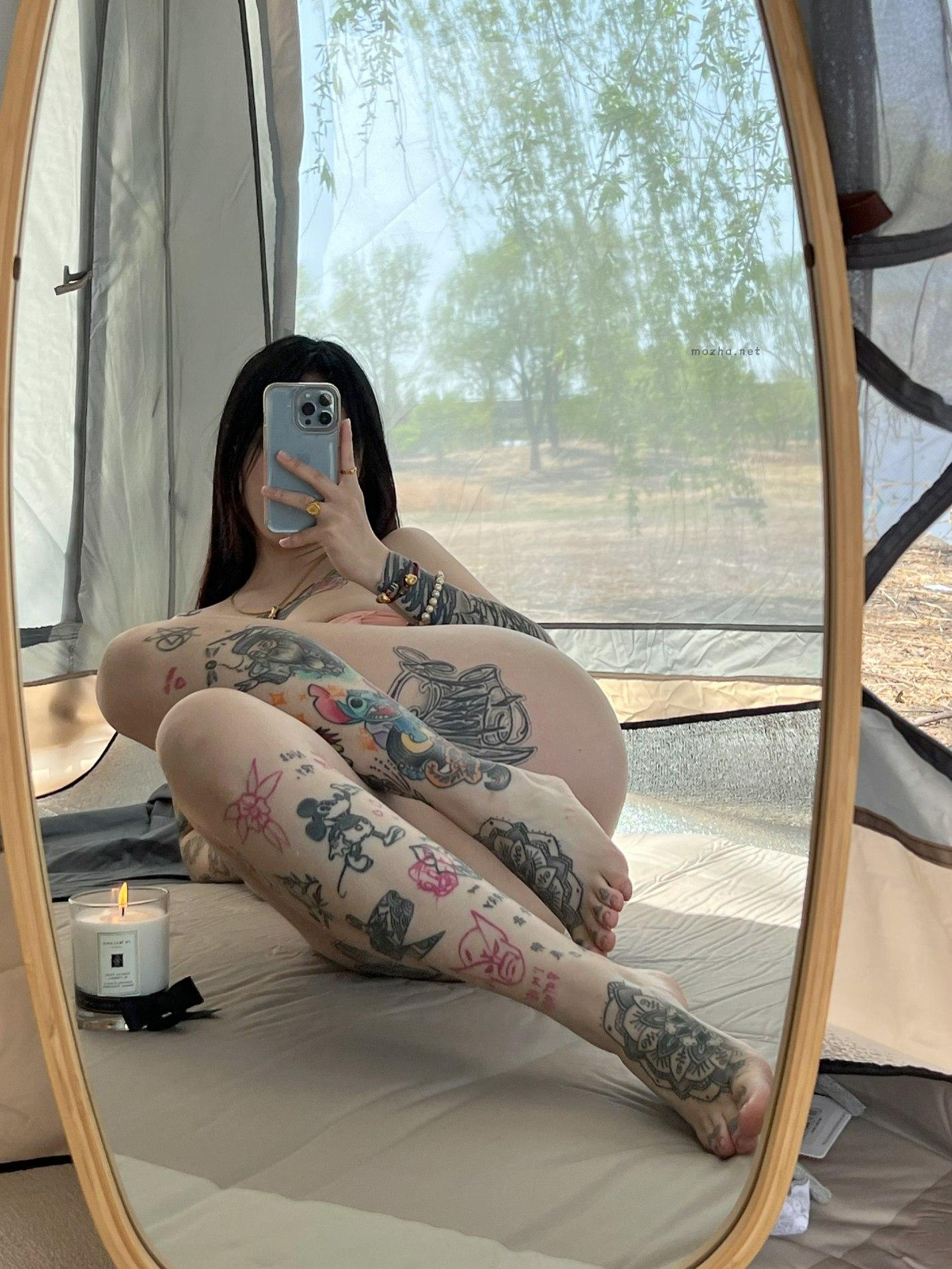 卡通百科老王 – 两套比基尼对镜自拍【29P】